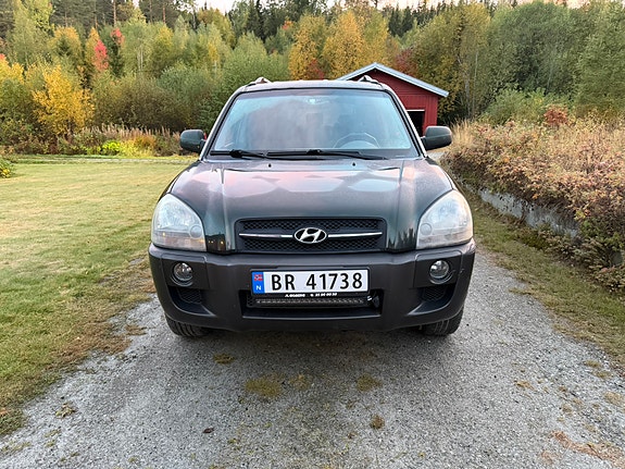 Hyundai Tucson 3 of 9