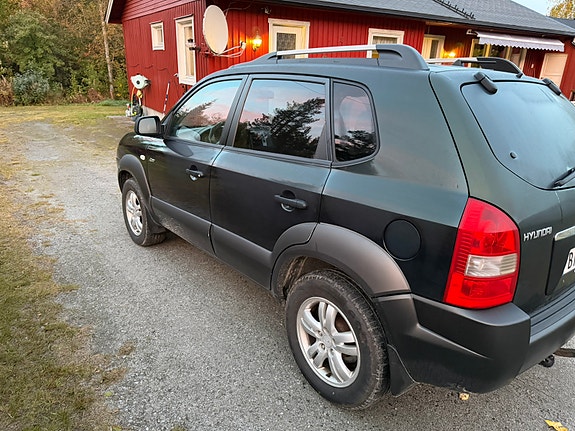 Hyundai Tucson 2 of 9