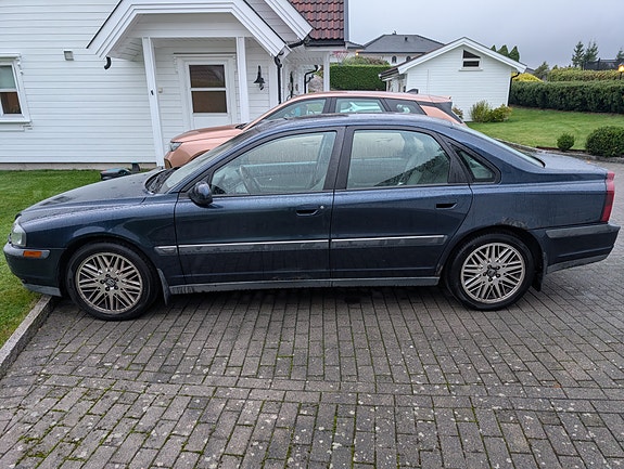 Volvo S80 2 of 17