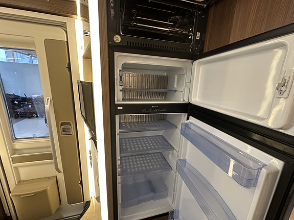 Bürstner Elegance I 920 G - 177HK Automat - Alde - Hydrauliske Støttebein - Klima - Skinn Godt Utstyrt ! 22 of 30