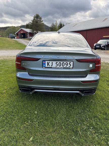 Volvo S60 4 of 30