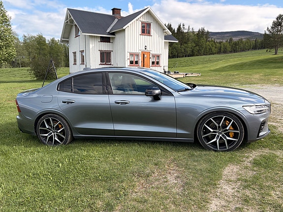 Volvo S60 2 of 30