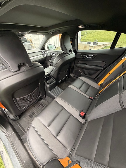 Volvo S60 27 of 30