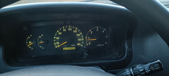 Toyota HiAce 17 of 17