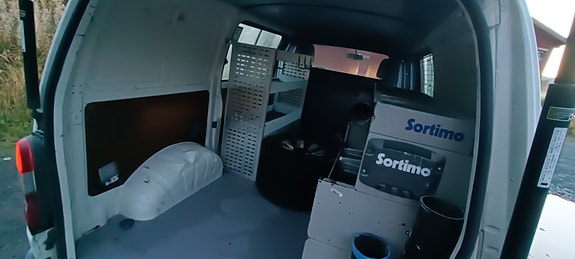 Toyota HiAce 11 of 17