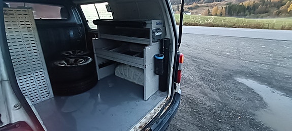 Toyota HiAce 13 of 17