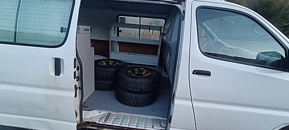 Toyota HiAce 8 of 17