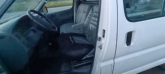 Toyota HiAce 15 of 17