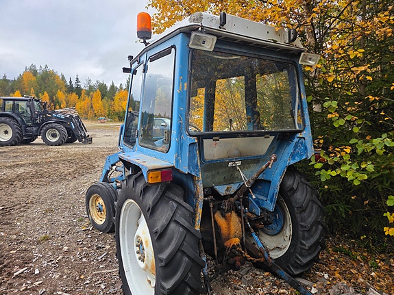 Ford 3600 3 of 5