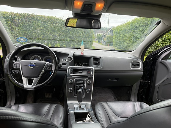 Volvo S60 9 of 12