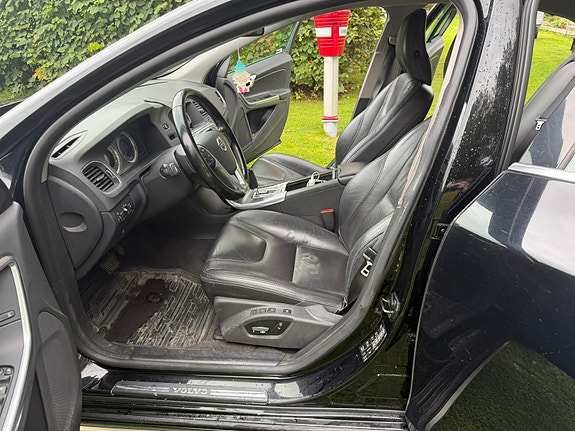 Volvo S60 7 of 12
