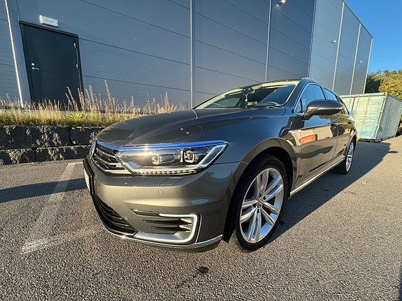 Volkswagen Passat 10 of 30