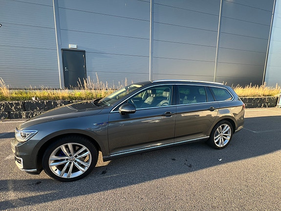 Volkswagen Passat 8 of 30