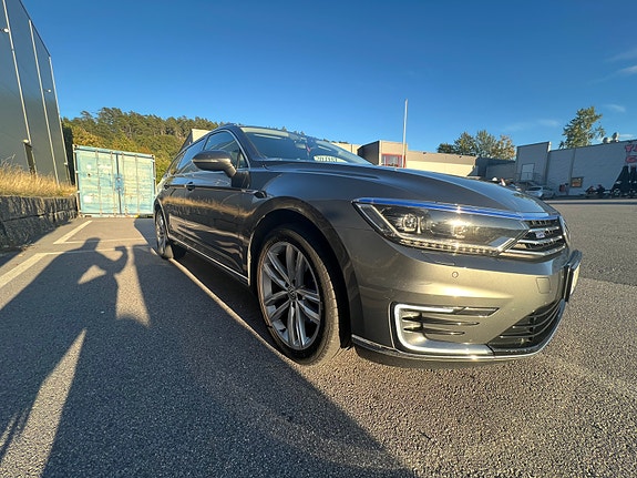 Volkswagen Passat 3 of 30