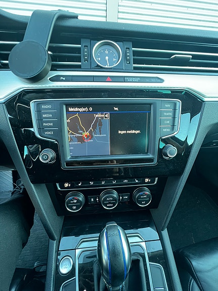 Volkswagen Passat 19 of 30