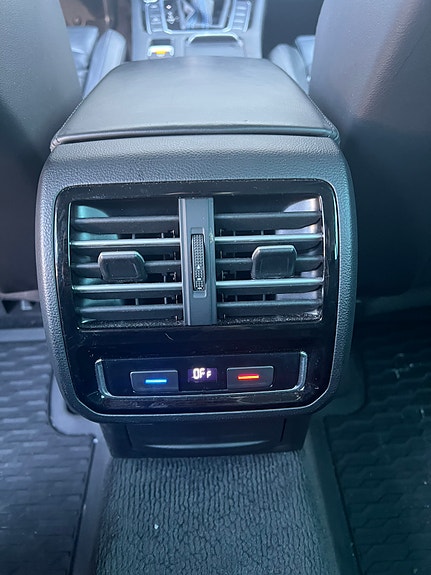 Volkswagen Passat 13 of 30