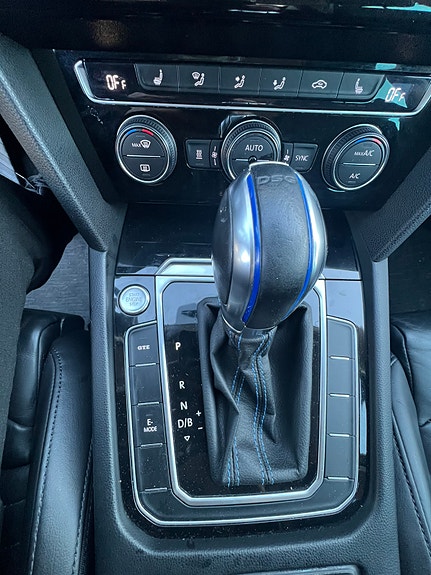 Volkswagen Passat 21 of 30