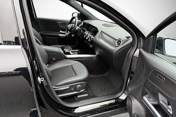 Mercedes-Benz EQA250 27 of 30
