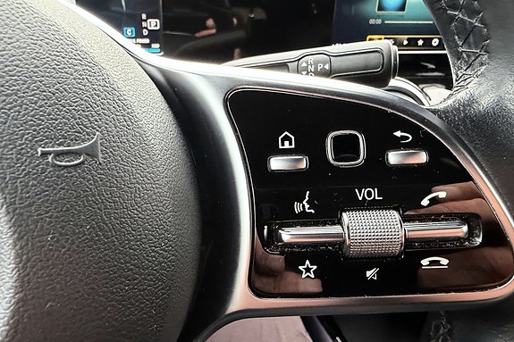 Mercedes-Benz EQA250 18 of 30