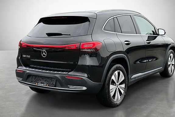 Mercedes-Benz EQA250 8 of 30