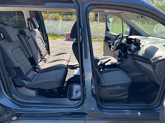 Ford Grand Tourneo Connect 13 of 14