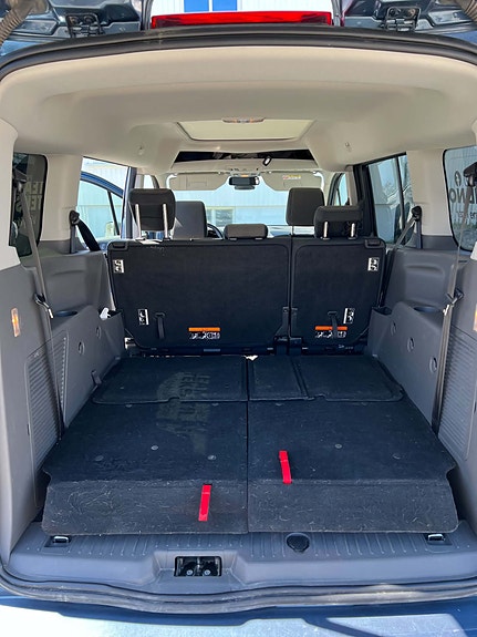 Ford Grand Tourneo Connect 11 of 14