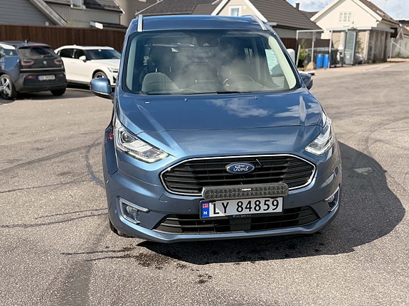 Ford Grand Tourneo Connect 4 of 14