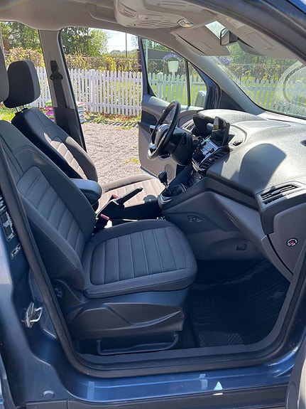 Ford Grand Tourneo Connect 12 of 14