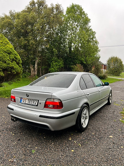 BMW 530d 2 of 12