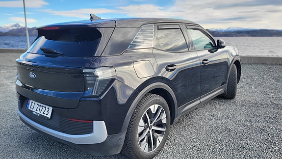 Ford Explorer 13 of 22