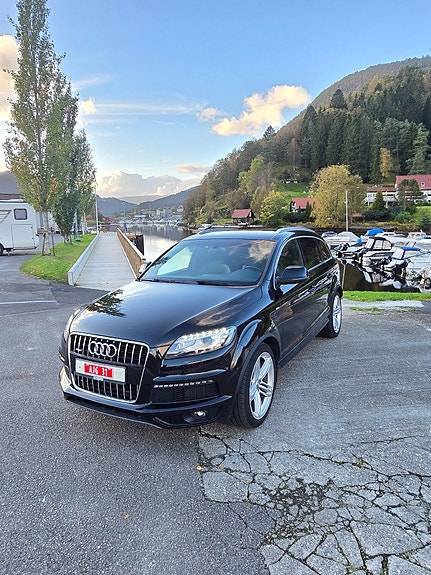 Audi Q7 2 of 20