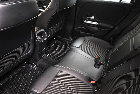 Mercedes-Benz EQA250 28 of 30