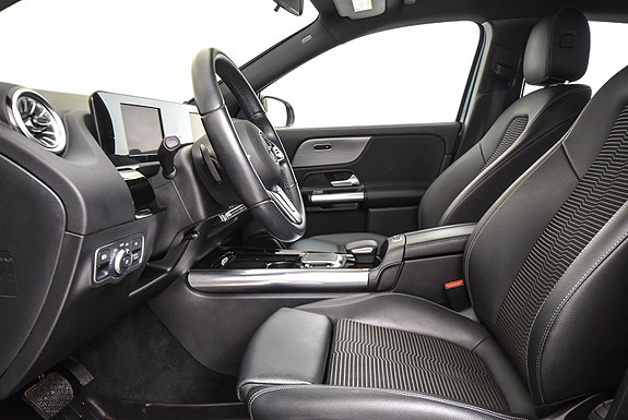 Mercedes-Benz EQA250 14 of 30