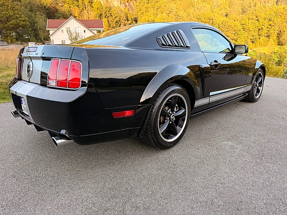 Ford Mustang 15 of 30