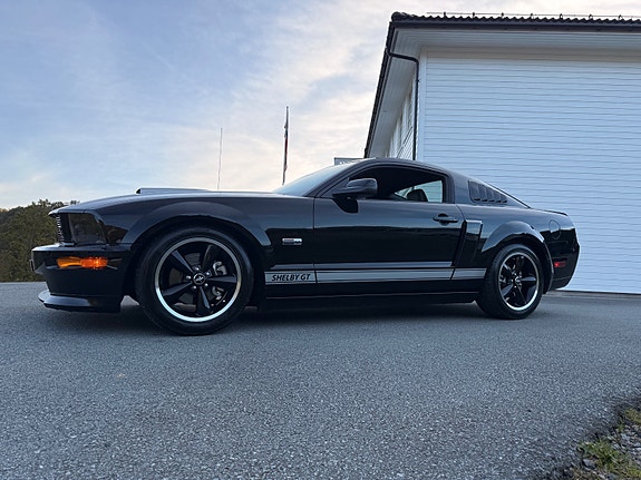 Ford Mustang 5 of 30
