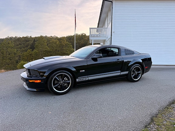 Ford Mustang 4 of 30