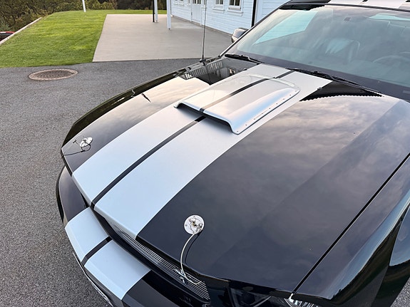 Ford Mustang 24 of 30