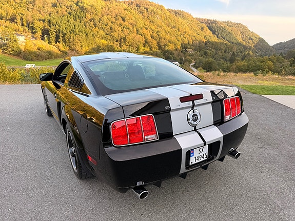 Ford Mustang 10 of 30