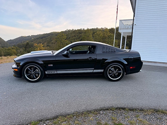 Ford Mustang 6 of 30