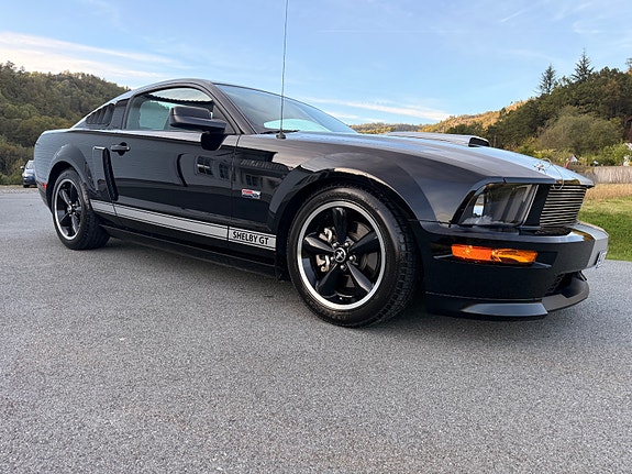 Ford Mustang 19 of 30