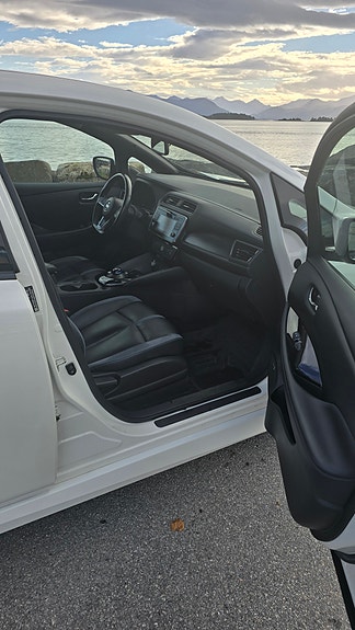 Nissan Leaf 7 of 12
