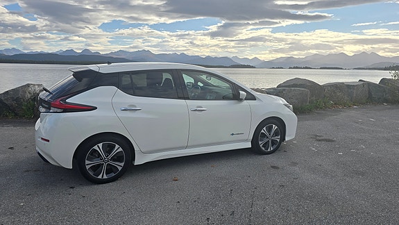 Nissan Leaf 5 of 12