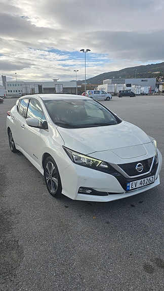 Nissan Leaf 3 of 12