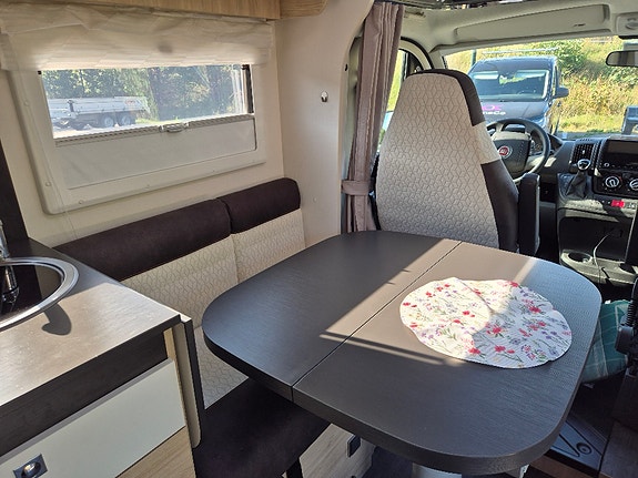 Challenger 337 Graphite VIP 13 of 30
