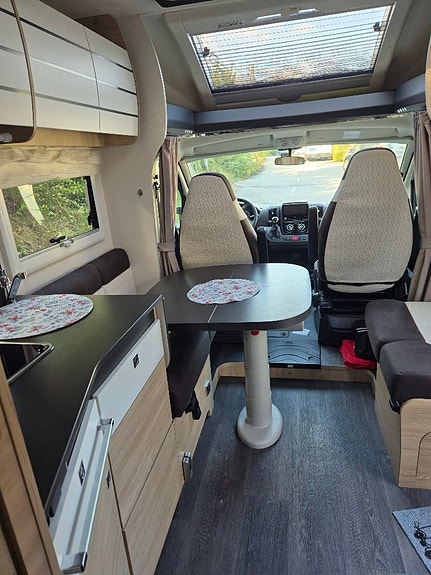 Challenger 337 Graphite VIP 11 of 30