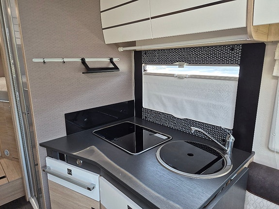 Challenger 337 Graphite VIP 25 of 30
