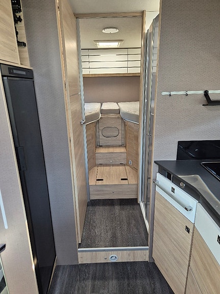 Challenger 337 Graphite VIP 23 of 30