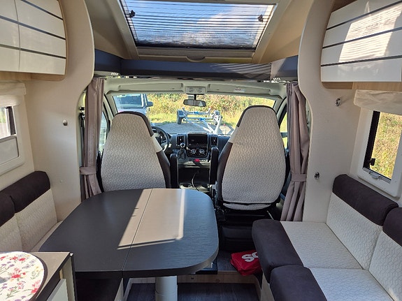Challenger 337 Graphite VIP 8 of 30