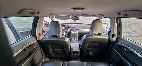 Volvo XC70 9 of 13