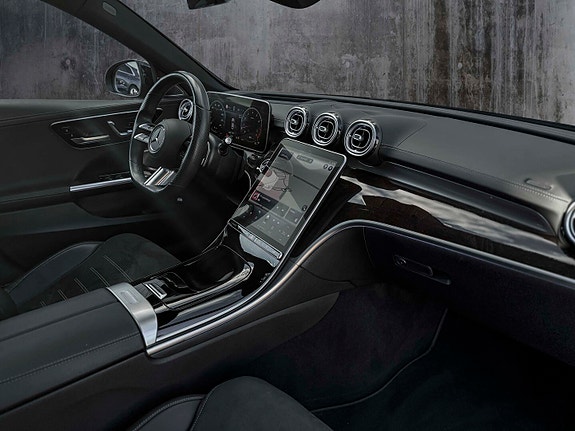 Mercedes-Benz C200 25 of 25